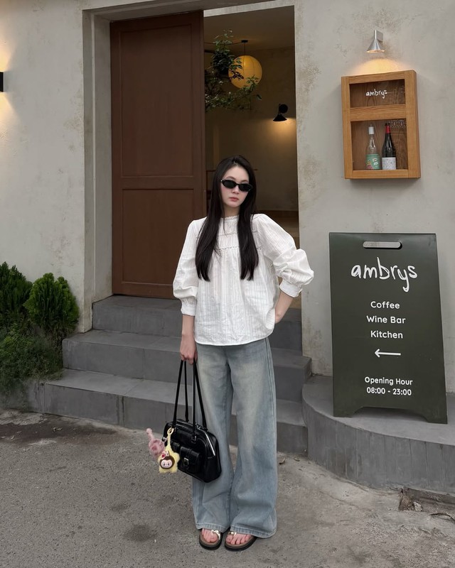 Phong cách tối giản với áo sơ mi, áo blouse và quần jeans- Ảnh 5.