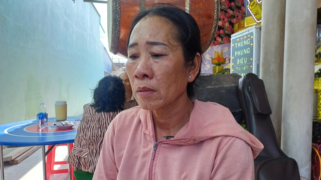 Người mẹ C&agrave; Mau chết lặng nhận thi thể con g&aacute;i, ch&aacute;u ngoại- Ảnh 1.