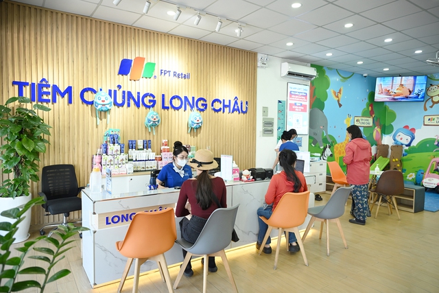 Chủ động bảo vệ b&eacute; trước l&agrave;n s&oacute;ng &lsquo;dịch chồng dịch&rsquo; d&acirc;ng cao - Ảnh 4.