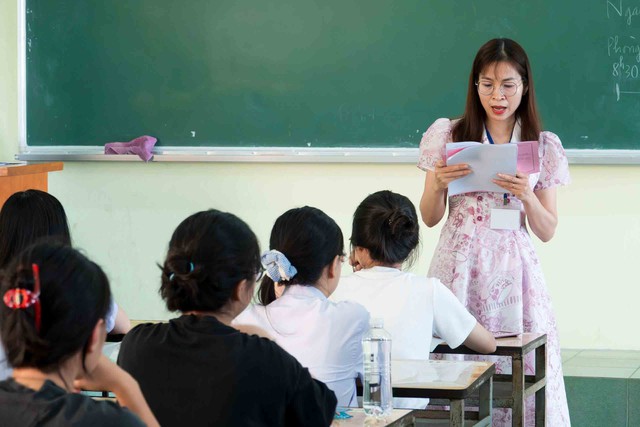 Chuy&ecirc;n gia, th&iacute; sinh tr&ecirc;n 1.000 điểm b&agrave;y c&aacute;ch &ocirc;n đ&aacute;nh gi&aacute; năng lực - Ảnh 1.