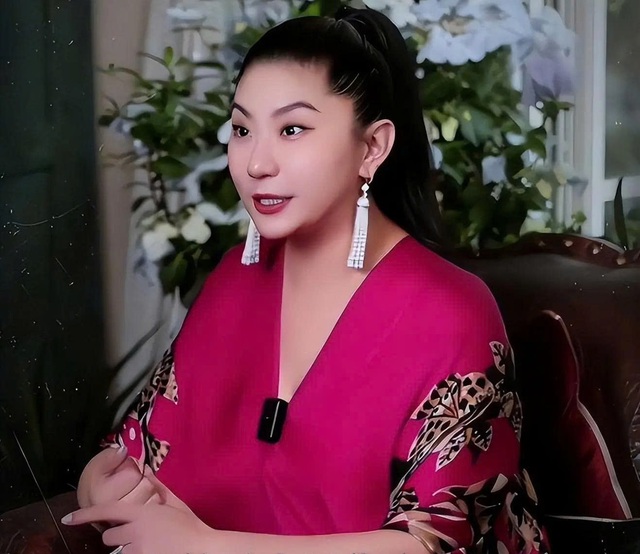 Bạn g&aacute;i k&eacute;m 49 tuổi tiết lộ l&yacute; do chia tay thực sự với t&agrave;i tử Tạ Hiền- Ảnh 1.