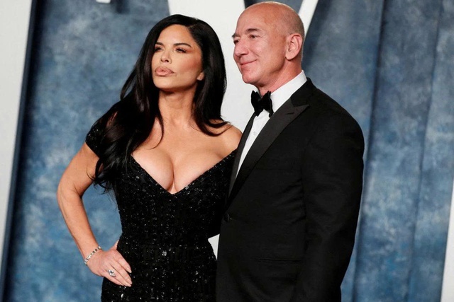 Tỉ ph&uacute; Jeff Bezos chi 10 triệu USD để 'lấy l&ograve;ng' Anna Wintour tại Met Gala 2026? - Ảnh 2.