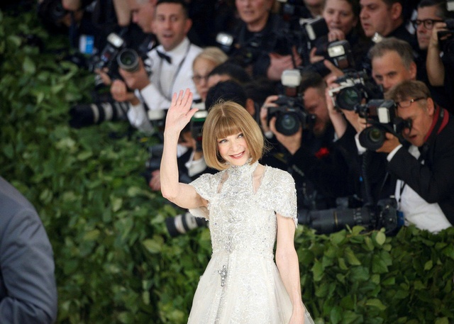 Tỉ ph&uacute; Jeff Bezos chi 10 triệu USD để 'lấy l&ograve;ng' Anna Wintour tại Met Gala 2026? - Ảnh 3.
