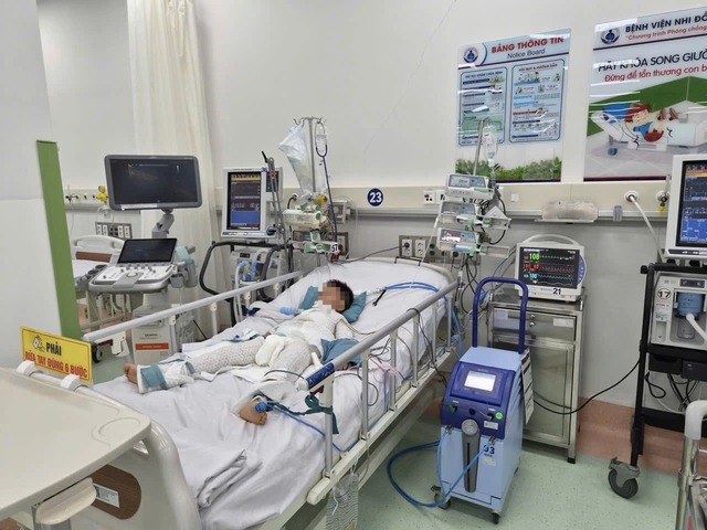 Bệnh viện Nhi đồng 1 TP.HCM tiếp nhận 3 trẻ em bị ngạt nước dịp nghỉ lễ - Ảnh 1.