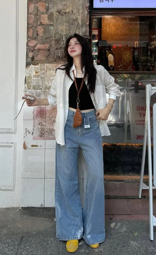 Phong cách tối giản với áo sơ mi, áo blouse và quần jeans- Ảnh 2.