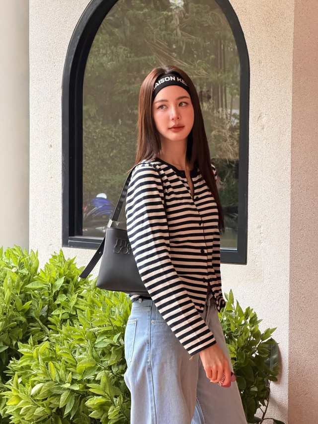 Khi cardigan mỏng trở thành 'trợ thủ' chống nắng đầy phong cách - Ảnh 12.