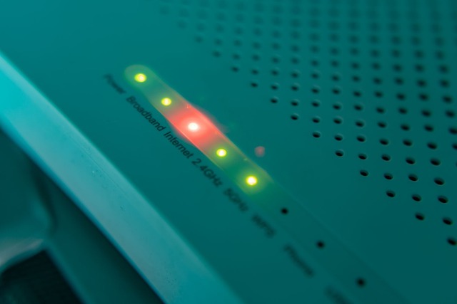 Giải m&atilde; t&iacute;n hiệu đ&egrave;n đang chớp nh&aacute;y li&ecirc;n tục tr&ecirc;n router Wi-Fi - Ảnh 2.
