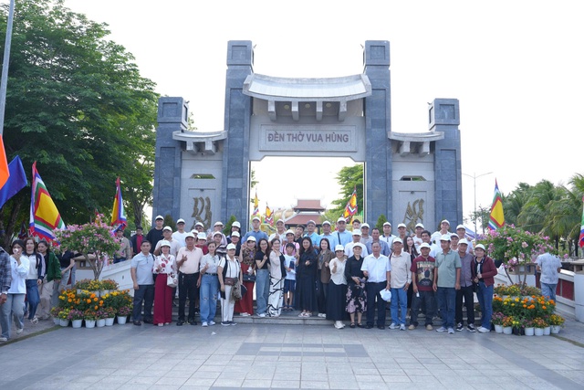&lsquo;Đồng h&agrave;nh ph&aacute;t triển, vững bước vươn xa&rsquo; của T&ocirc;n Đ&ocirc;ng &Aacute; về đất T&acirc;y Đ&ocirc; - Ảnh 3.