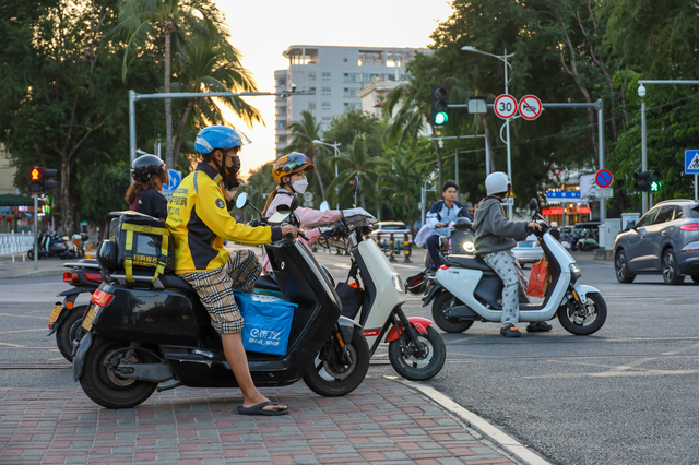 Xe điện hai b&aacute;nh v&agrave; những &lsquo;vết nứt&rsquo; trong trải nghiệm - Ảnh 1.