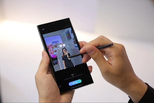 Từ Smartphone đến AI Phone: C&uacute; chuyển m&igrave;nh của Samsung định h&igrave;nh ng&agrave;nh c&ocirc;ng nghiệp di động - Ảnh 1.
