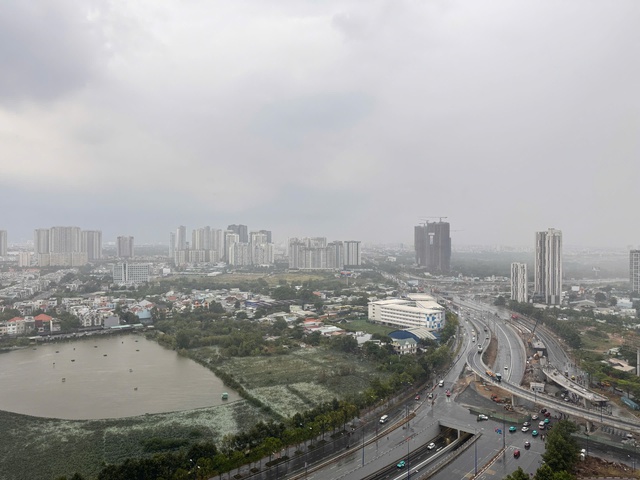 Chiều nay, TP.HCM nhiều nơi mưa lớn như tr&uacute;t nước- Ảnh 1.