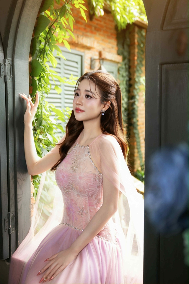 Ca sĩ bolero h&eacute; lộ cuộc sống ở tuổi 29, n&oacute;i về c&aacute;m dỗ trong nghề - Ảnh 2.