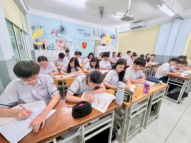 Tuyển sinh lớp 10 tại TP.HCM sau s&aacute;p nhập c&oacute; 'hạ nhiệt'?  - Ảnh 2.