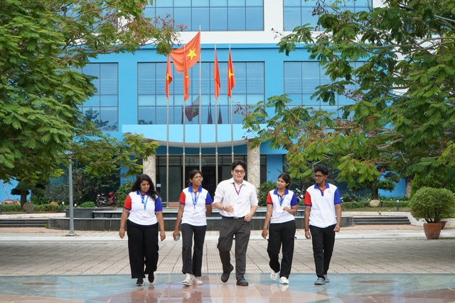 Những b&aacute;c sĩ tương lai Ấn Độ &lsquo;phải l&ograve;ng&rsquo; văn h&oacute;a Việt Nam - Ảnh 2.