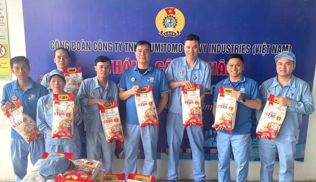 Qu&agrave; nhỏ, &yacute; nghĩa lớn trong Th&aacute;ng C&ocirc;ng nh&acirc;n - Ảnh 1.