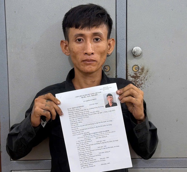 Bắt nghi phạm cướp giật điện thoại của du kh&aacute;ch chụp ảnh ở b&atilde;i biển Ph&uacute; Quốc- Ảnh 1.