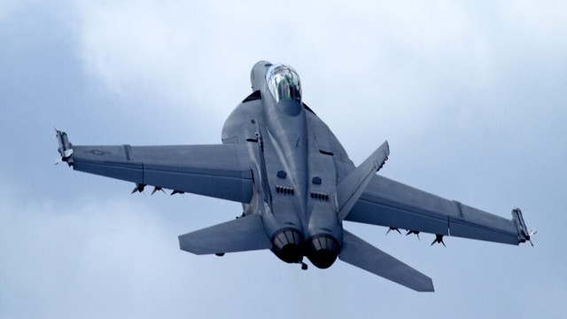 Cuộc chiến d&agrave;nh thời gian cho F/A-18 Super Hornet - Ảnh 2.