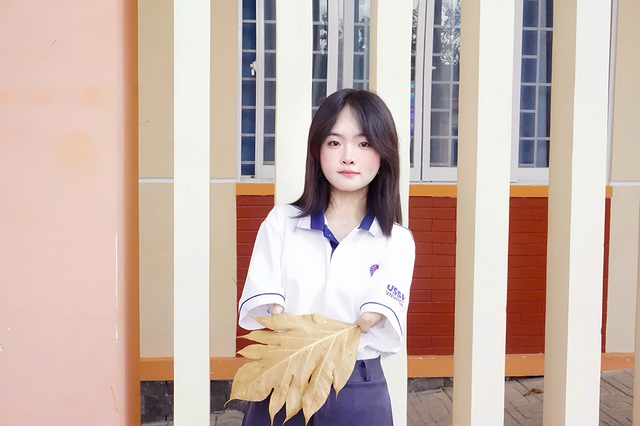Tr&aacute;i tim đầy kh&aacute;t vọng của c&ocirc; g&aacute;i thiếu đ&ocirc;i tay l&agrave;nh lặn  - Ảnh 1.