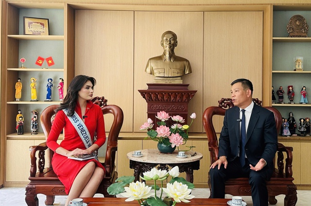 Đại sứ Vũ Trung Mỹ tiếp Hoa hậu Venezuela dự Miss World 2026 tại Việt Nam- Ảnh 1.