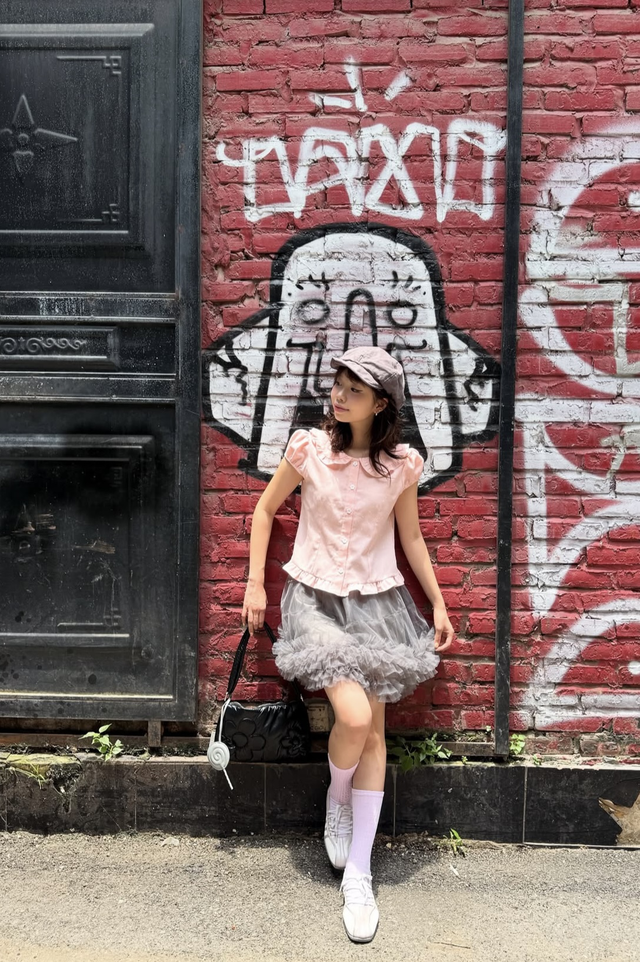 Diện mũ newsboy cá tính cho những ngày dạo chơi đầy nắng- Ảnh 1.