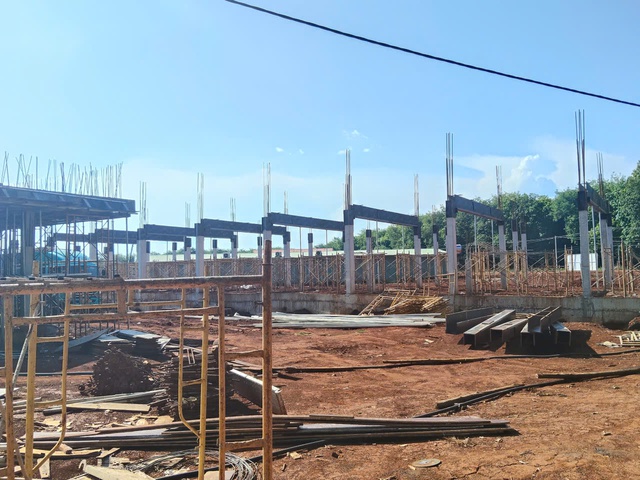 7 trường nội trú liên cấp biên giới Gia Lai chạy đua tiến độ - Ảnh 1.