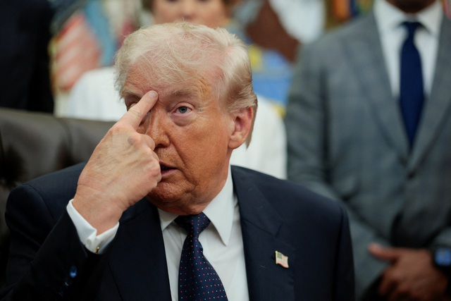 Dọa giết Tổng thống Trump, nh&acirc;n vi&ecirc;n Cục H&agrave;ng kh&ocirc;ng Li&ecirc;n bang Mỹ bị truy tố - Ảnh 1.
