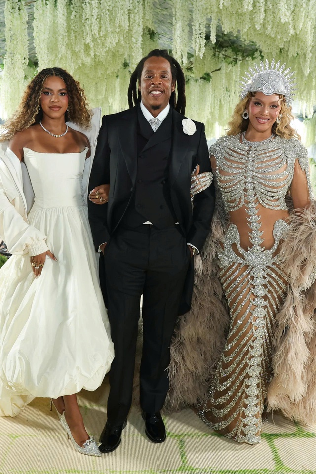 V&igrave; sao con g&aacute;i Beyonc&eacute; v&agrave; Nicole Kidman vẫn được dự Met Gala d&ugrave; chưa đủ tuổi? - Ảnh 1.