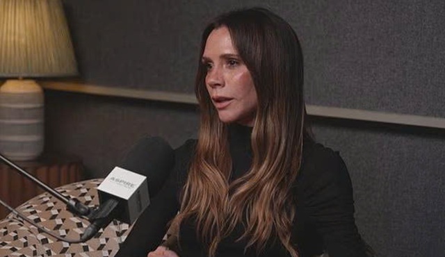 Victoria Beckham l&ecirc;n tiếng đ&aacute;p trả những tuy&ecirc;n bố g&acirc;y chấn động của con trai  - Ảnh 1.