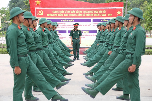 Nghĩa vụ qu&acirc;n sự 2026: TP.HCM thăm chiến sĩ mới sau 2 th&aacute;ng huấn luyện - Ảnh 5.