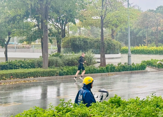Trời chuyển mưa, nhiều người &ldquo;chuyển mood&rdquo; - Ảnh 4.