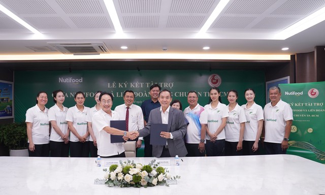 Nutifood t&agrave;i trợ khủng 9,3 tỉ đồng, c&uacute; h&iacute;ch lớn đưa b&oacute;ng chuyền nữ TP.HCM trở lại đỉnh cao- Ảnh 2.