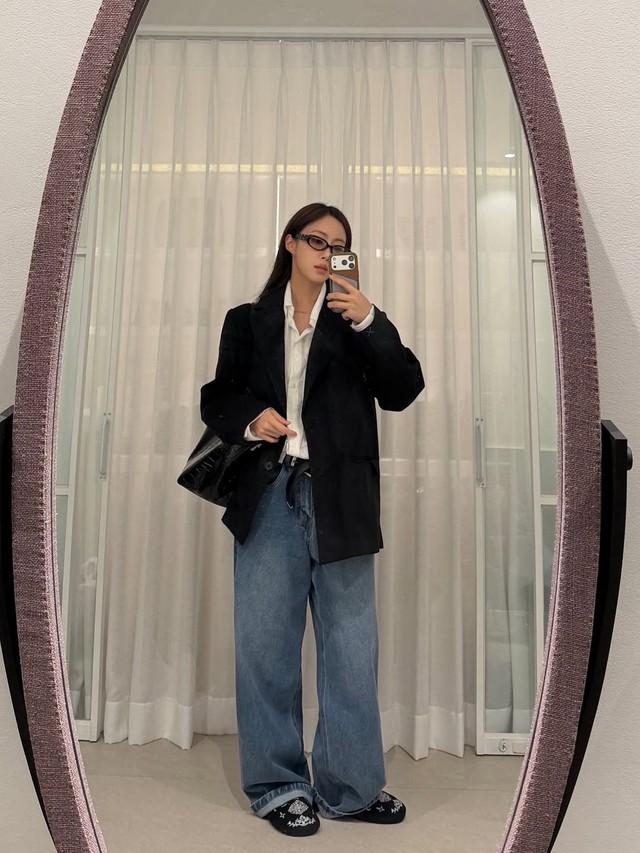 Mặc đẹp dễ dàng hơn cùng những bản phối với áo blazer- Ảnh 9. Mặc đẹp dễ dàng hơn cùng những bản phối với áo blazer- Ảnh 9.