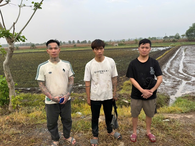 Bi&ecirc;n ph&ograve;ng T&acirc;y Ninh bắt 3 người từng l&agrave;m 's&ograve;ng b&agrave;i online' nhập cảnh tr&aacute;i ph&eacute;p- Ảnh 2.
