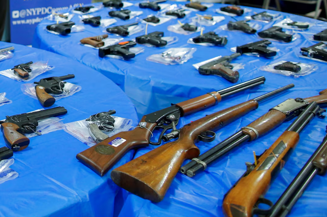 Trump administration sues Colorado over firearm ammunition magazine limit - Ảnh 1.