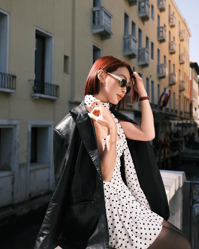 Mặc đẹp dễ dàng hơn cùng những bản phối với áo blazer- Ảnh 11. Mặc đẹp dễ dàng hơn cùng những bản phối với áo blazer- Ảnh 11.