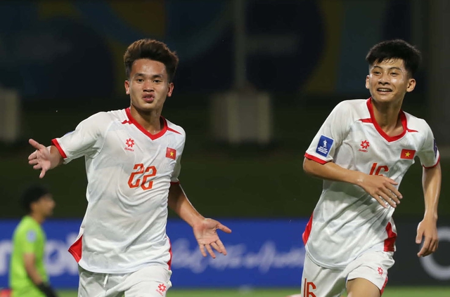 U.17 Việt Nam thắng quả cảm Yemen, mở toang c&aacute;nh cửa World Cup- Ảnh 1.