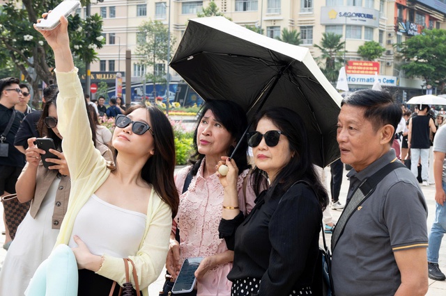 TP.HCM đ&oacute;n đo&agrave;n kh&aacute;ch MICE gần ng&agrave;n người- Ảnh 2.