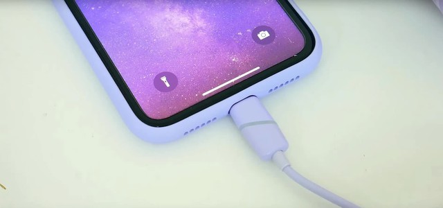 Apple n&oacute;i g&igrave; về việc d&ugrave;ng sạc 100W cho iPhone? - Ảnh 1.
