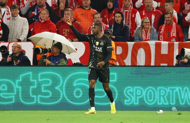 B&aacute;o ch&acirc;u &Acirc;u đồng loạt ngả mũ trước PSG, Bayern Munich hứng &lsquo;mưa&rsquo; ch&ecirc; bai- Ảnh 1.