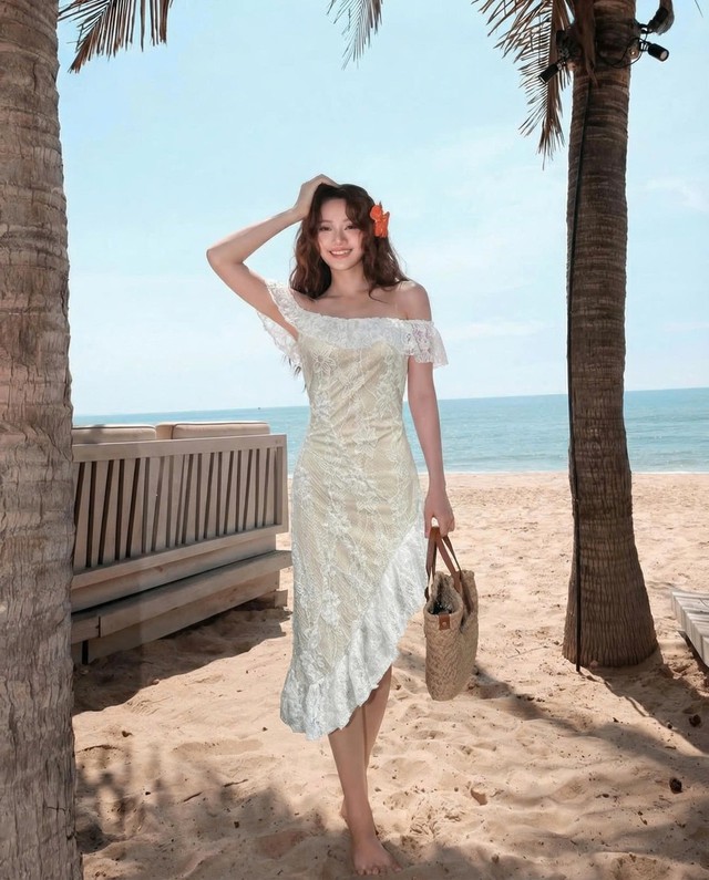 Hè rực rỡ cùng những thiết kế váy đuôi cá quyến rũ  - Ảnh 3.