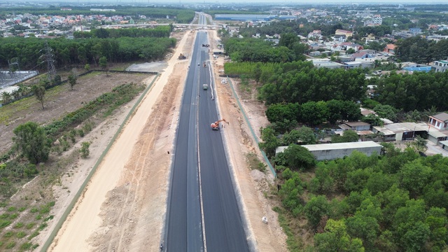 Cao tốc Bi&ecirc;n H&ograve;a - Vũng T&agrave;u sắp th&ocirc;ng xe to&agrave;n tuyến - Ảnh 2.