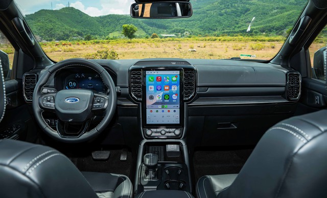 Ford Everest mới có thêm bản máy xăng tại Việt Nam, giá 1,629 tỉ đồng - Ảnh 5.