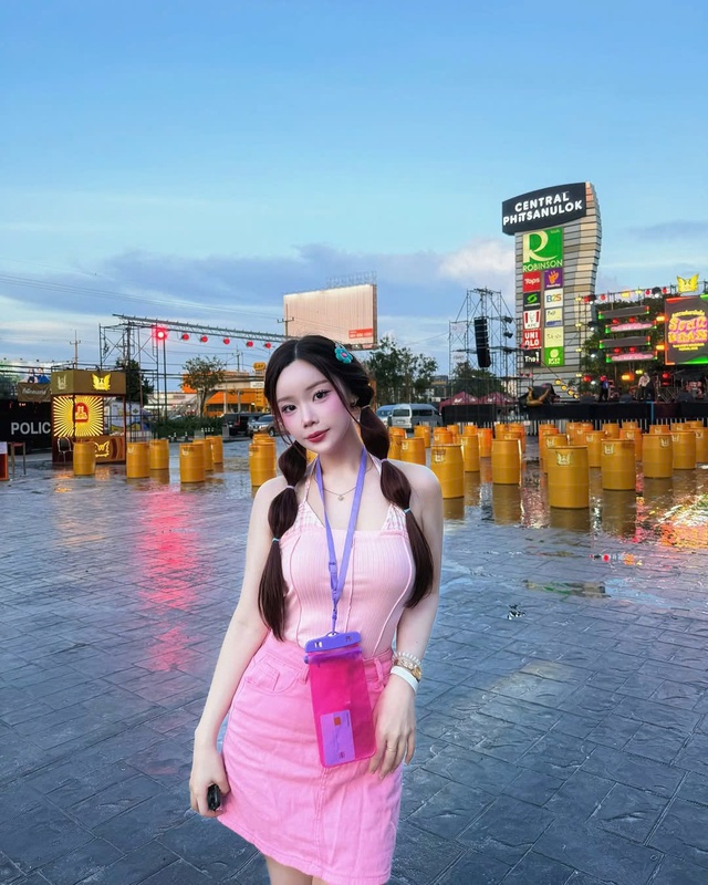 'Giải nhiệt' ngày hè cùng những sắc màu thời trang đang được ưa chuộng- Ảnh 3.