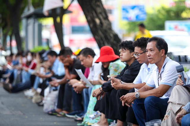 C&oacute; thể giảm &aacute;p lực v&agrave;o lớp 10 c&ocirc;ng lập hay kh&ocirc;ng ?  - Ảnh 1.