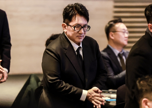 'Cha đẻ BTS' bị tái đề nghị bắt giữ vì cáo buộc gian lận 140 triệu USD - Ảnh 1.
