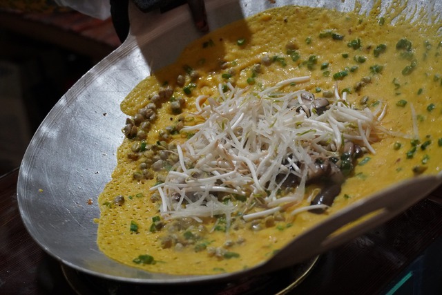Bánh khọt ốc đắng ở cù lao Thới Sơn, hương vị miệt vườn du khách khó quên - Ảnh 3.
