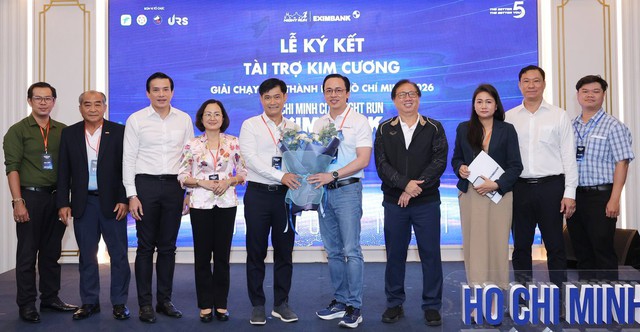 Hơn 6.000 VĐV chạy đêm, lan tỏa lối sống năng động ở 'thành phố không ngủ'- Ảnh 1.