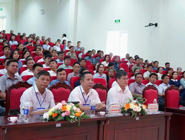 V&igrave; sao c&aacute;n bộ phường Bu&ocirc;n Ma Thuột mất suất s&aacute;t hạch c&ocirc;ng chức?- Ảnh 1.