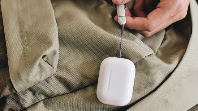 Những cử chỉ b&iacute; mật gi&uacute;p n&acirc;ng tầm trải nghiệm tai nghe AirPods - Ảnh 1.