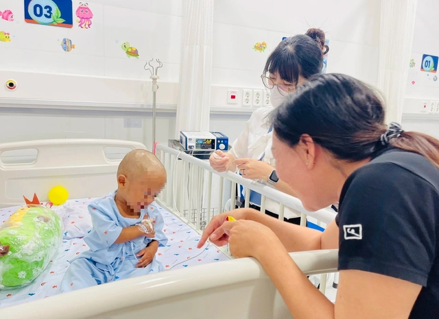 Th&ocirc;ng tin mới nhất vụ b&eacute; trai 2 tuổi bị bạo h&agrave;nh d&atilde; man ở TP.HCM- Ảnh 6.